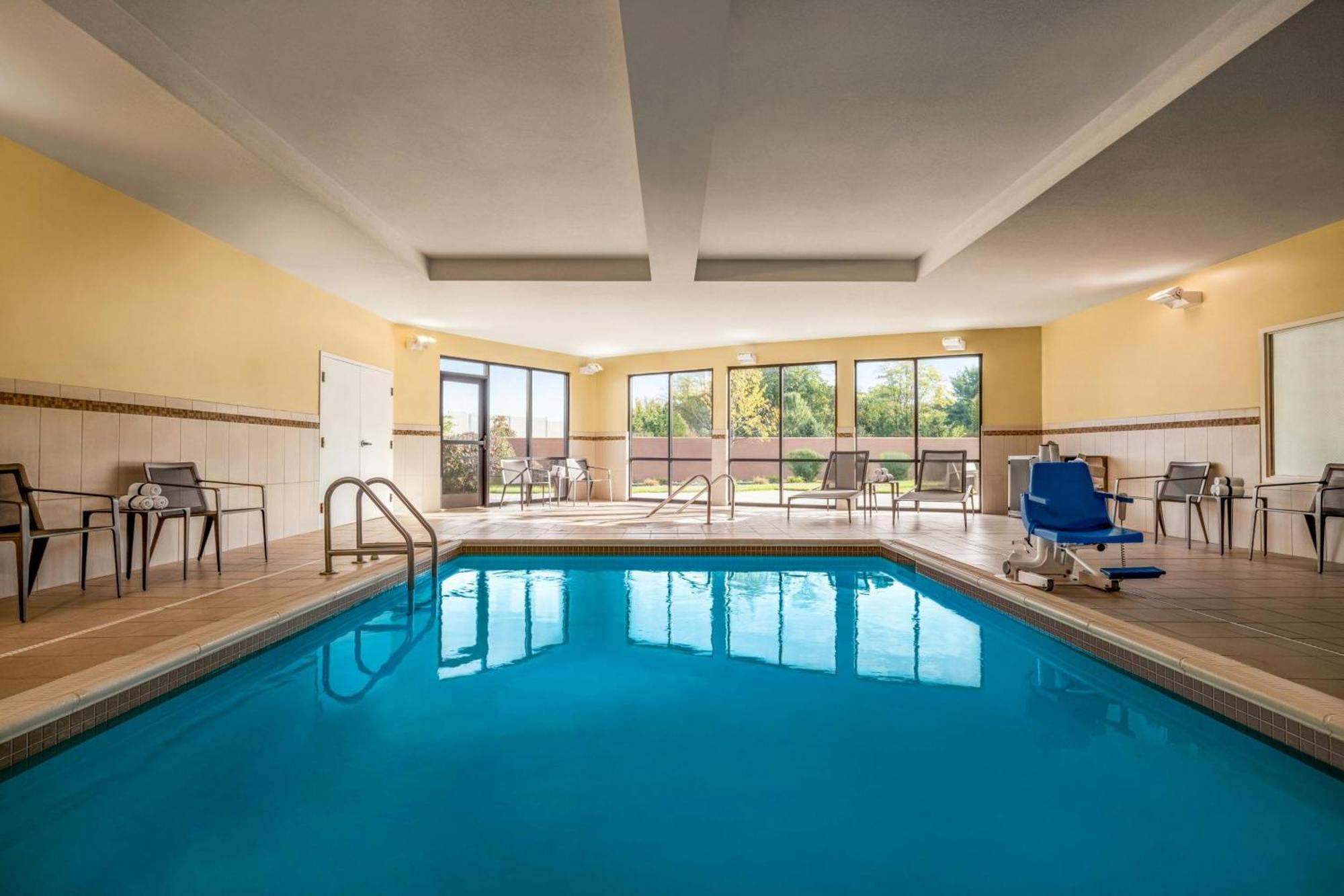 Courtyard Mt. Holly Westampton Exterior foto